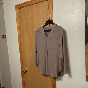 Apt. 9 Medium Multi-Color w/Geometric Print Long Sleeve V-Neck Blouse - EUC